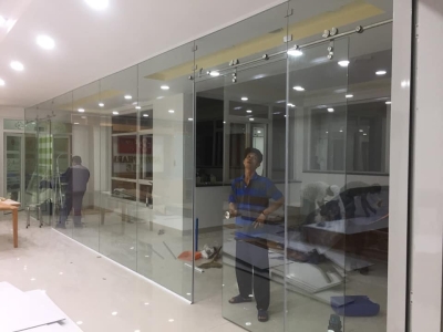 Vách Kính Cường Lực văn Phòng