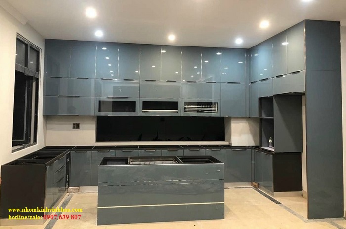 Tủ bếp nhôm kính cao cấp 2023