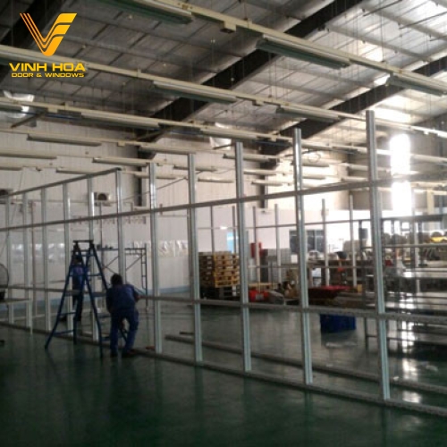 VÁCH NGĂN NHÔM KÍNH HỆ 700